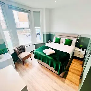 en-suite-room-look-like.cambridgehotelsuk.com/