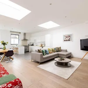 wild-roses-serviced-apartments-borough.cambridgehotelsuk.com/